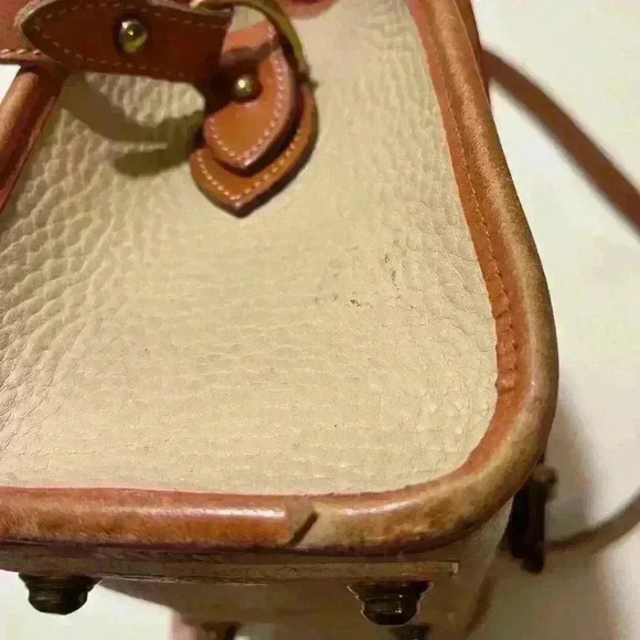 Vintage Dooney & Bourke R25 Medium Essex Bone British Tan Leather Shoulder Bag - Picture 13 of 15